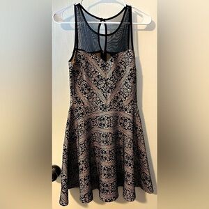 Trixxi Sleeveless Homecoming, Wedding, Party Dress - Size M